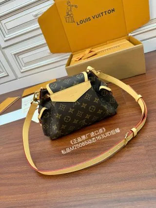 Louis Vuitton Diamond Pattern Leather Bag M25085
