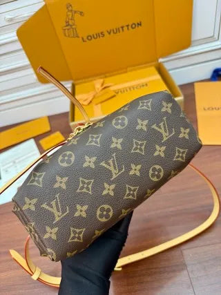 Louis Vuitton Diamond Pattern Leather Bag M25085