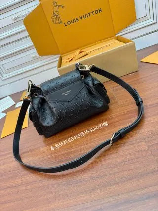 Louis Vuitton Diamond Pattern Leather Bag M25554