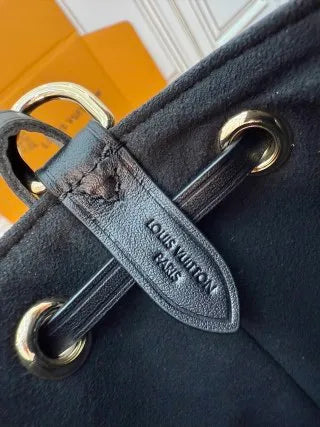 Louis Vuitton Diamond Pattern Leather Bag M25554