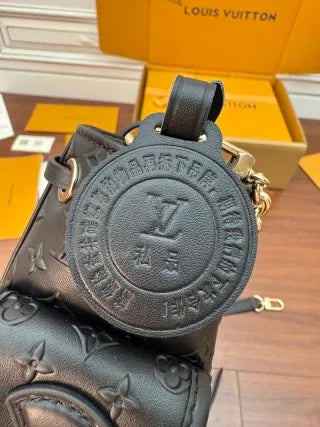 Louis Vuitton Diamond Pattern Leather Bag M25554