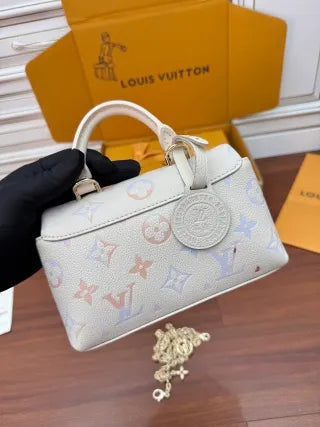 Louis Vuitton Diamond Pattern Leather Bag M25596