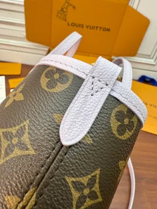 Louis Vuitton Diamond Pattern Leather Bag M25656
