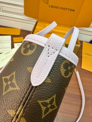 Louis Vuitton Diamond Pattern Leather Bag M25656