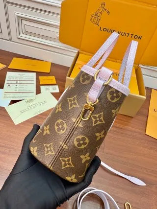 Louis Vuitton Diamond Pattern Leather Bag M25656