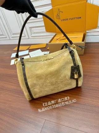 Louis Vuitton Diamond Pattern Leather Bag M26358