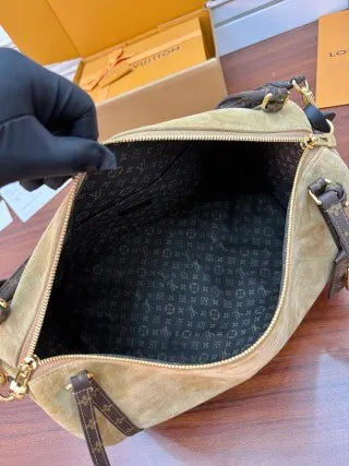 Louis Vuitton Diamond Pattern Leather Bag M26358