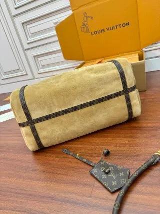 Louis Vuitton Diamond Pattern Leather Bag M26358