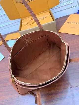 Louis Vuitton Diamond Pattern Leather Bag M26688
