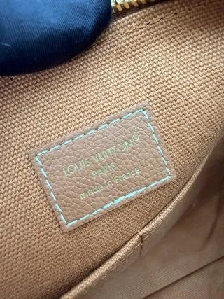Louis Vuitton Diamond Pattern Leather Bag M26688