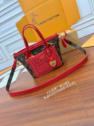 Louis Vuitton Diamond Pattern Leather Bag M28318