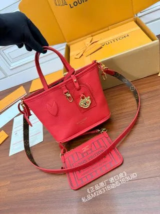 Louis Vuitton Diamond Pattern Leather Bag M28318