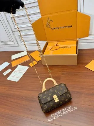 Louis Vuitton Diamond Pattern Leather Bag M28426