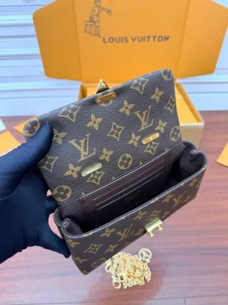 Louis Vuitton Diamond Pattern Leather Bag M28426