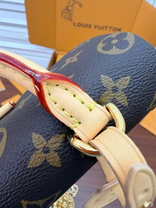 Louis Vuitton Diamond Pattern Leather Bag M28426