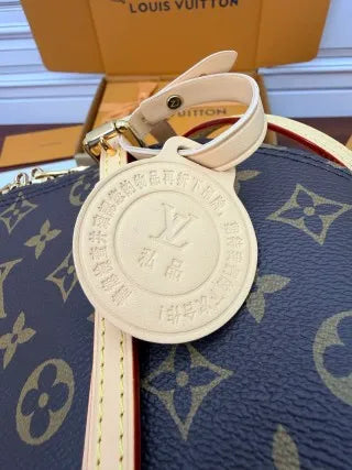 Louis Vuitton Diamond Pattern Leather Bag M28951