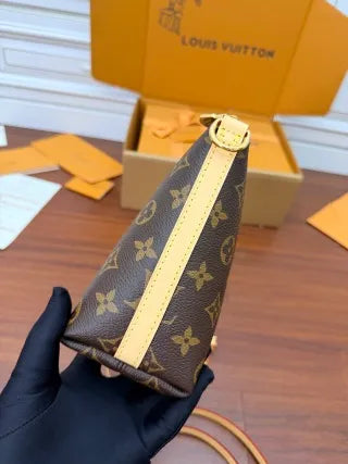 Louis Vuitton Diamond Pattern Leather Bag M29099