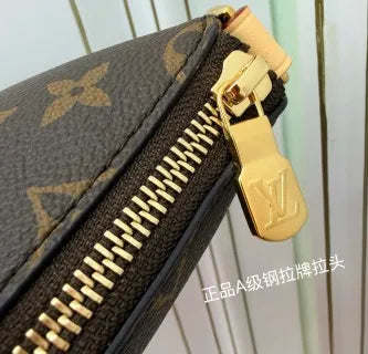 Louis Vuitton Diamond Pattern Leather Bag M29099