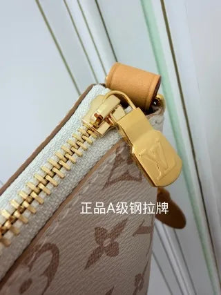 Louis Vuitton Diamond Pattern Leather Bag M2A078