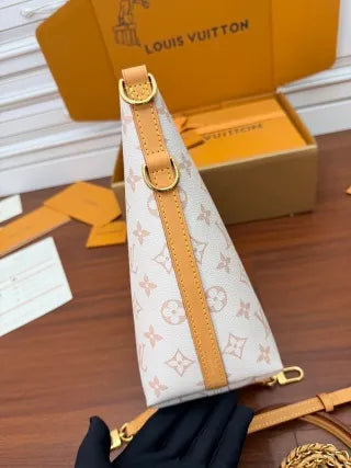 Louis Vuitton Diamond Pattern Leather Bag M2A078