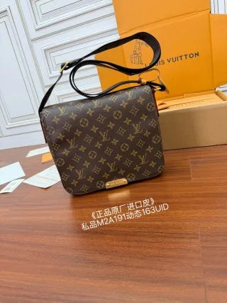 Louis Vuitton Diamond Pattern Leather Bag M2A191