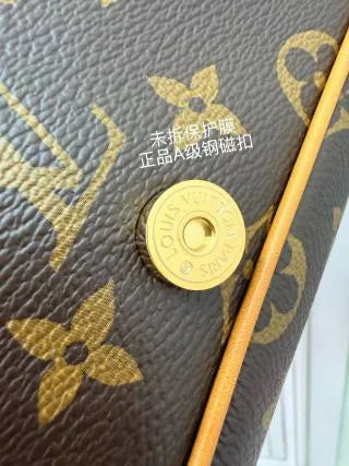 Louis Vuitton Diamond Pattern Leather Bag M2A191