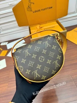 Louis Vuitton Diamond Pattern Leather Bag M44860