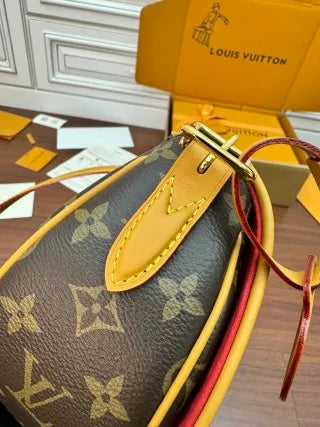 Louis Vuitton Diamond Pattern Leather Bag M44860