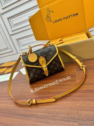 Louis Vuitton Diamond Pattern Leather Bag M44919