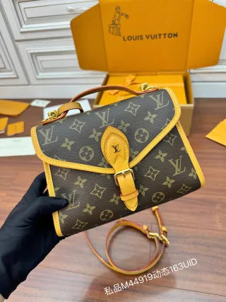 Louis Vuitton Diamond Pattern Leather Bag M44919