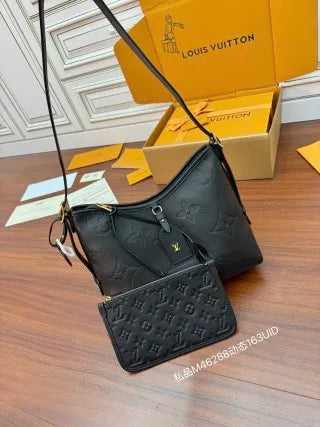 Louis Vuitton Diamond Pattern Leather Bag M46288
