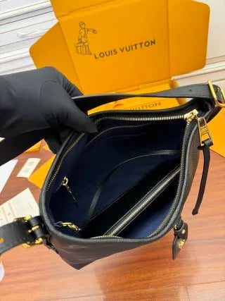 Louis Vuitton Diamond Pattern Leather Bag M46288