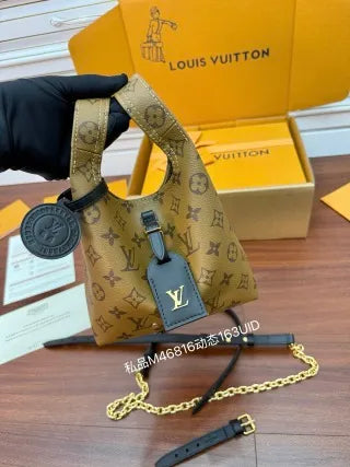 Louis Vuitton Diamond Pattern Leather Bag M46816