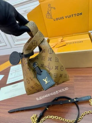 Louis Vuitton Diamond Pattern Leather Bag M46816