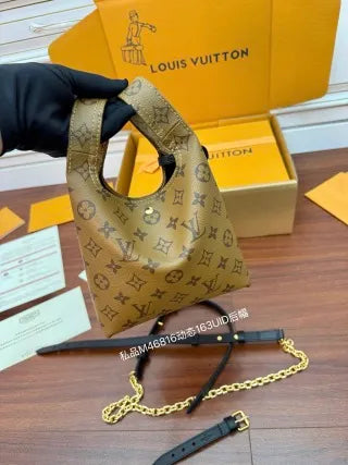 Louis Vuitton Diamond Pattern Leather Bag M46816