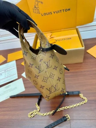 Louis Vuitton Diamond Pattern Leather Bag M46816