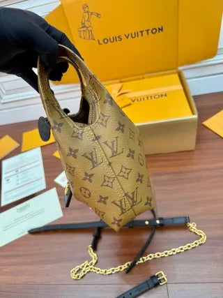 Louis Vuitton Diamond Pattern Leather Bag M46816