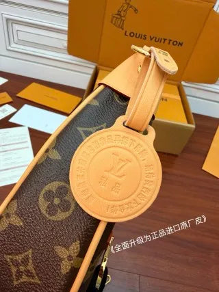 Louis Vuitton Diamond Pattern Leather Bag M81098