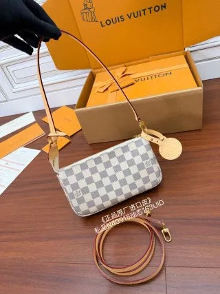 Louis Vuitton Diamond Pattern Leather Bag N40915