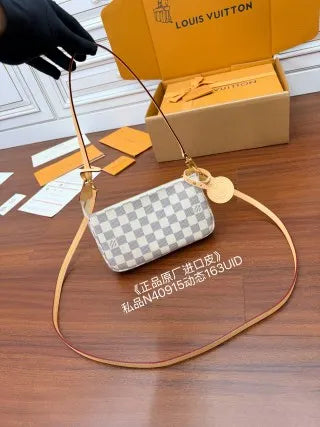 Louis Vuitton Diamond Pattern Leather Bag N40915