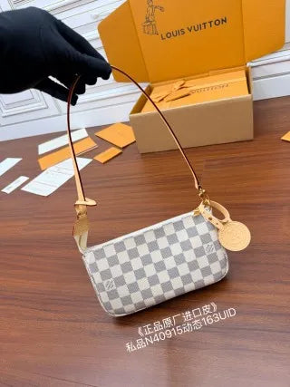 Louis Vuitton Diamond Pattern Leather Bag N40915