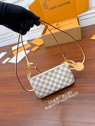 Louis Vuitton Diamond Pattern Leather Bag N40915