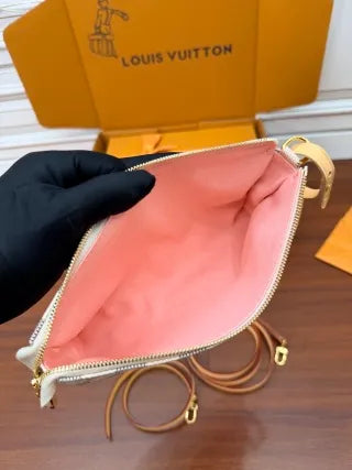 Louis Vuitton Diamond Pattern Leather Bag N40915