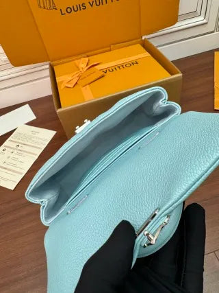 Louis Vuitton Italian Leather Bag M12211