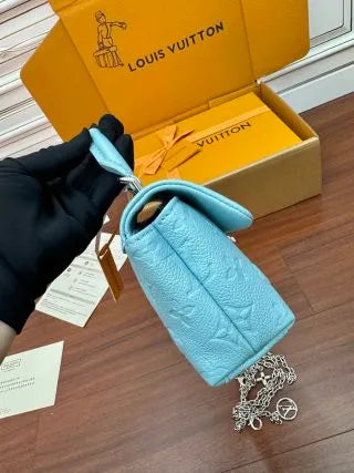 Louis Vuitton Italian Leather Bag M12211
