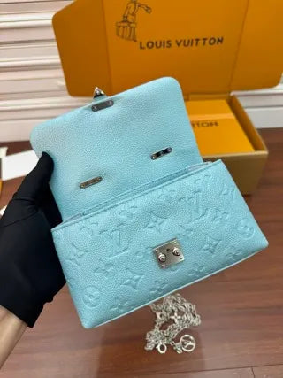 Louis Vuitton Italian Leather Bag M12211