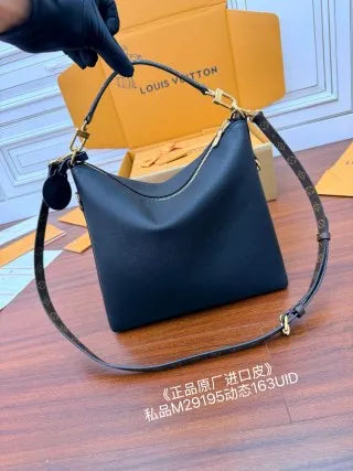 Louis Vuitton Leather Bag M29195