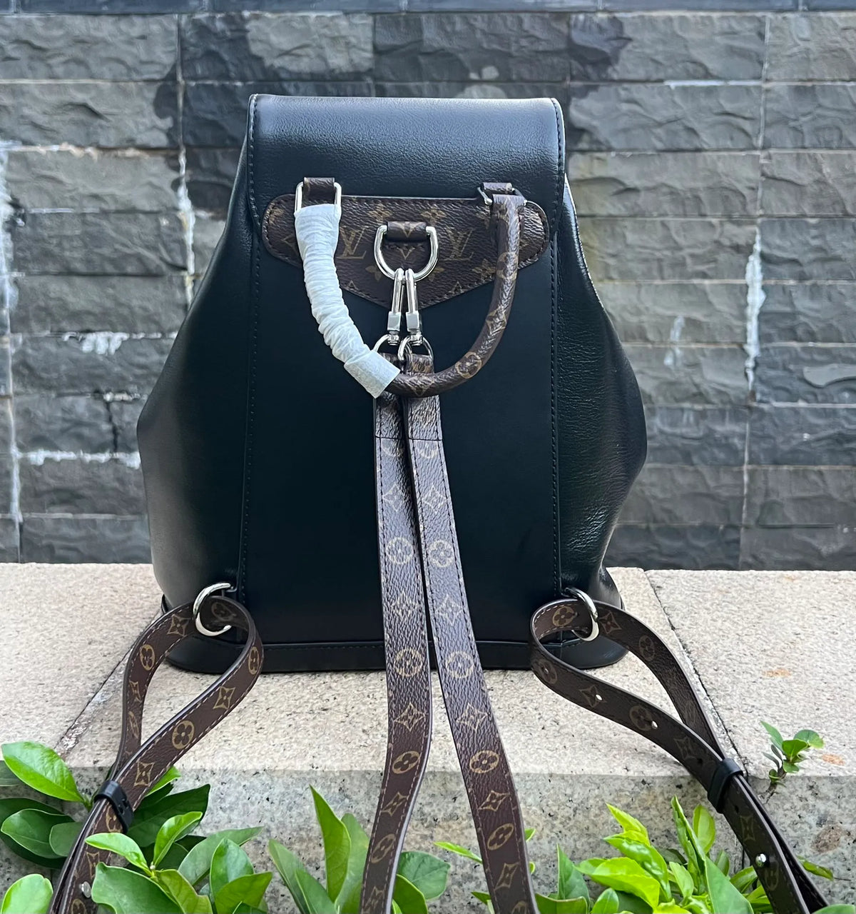 Montsouris Leather Backpack M12587 Black