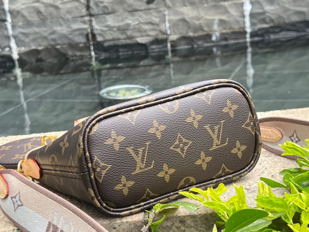 Louis Vuitton Neverfull BB Monogram Handbag M46705