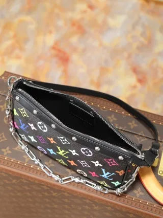 Pochette Accessoires Monogram Handbag M13404